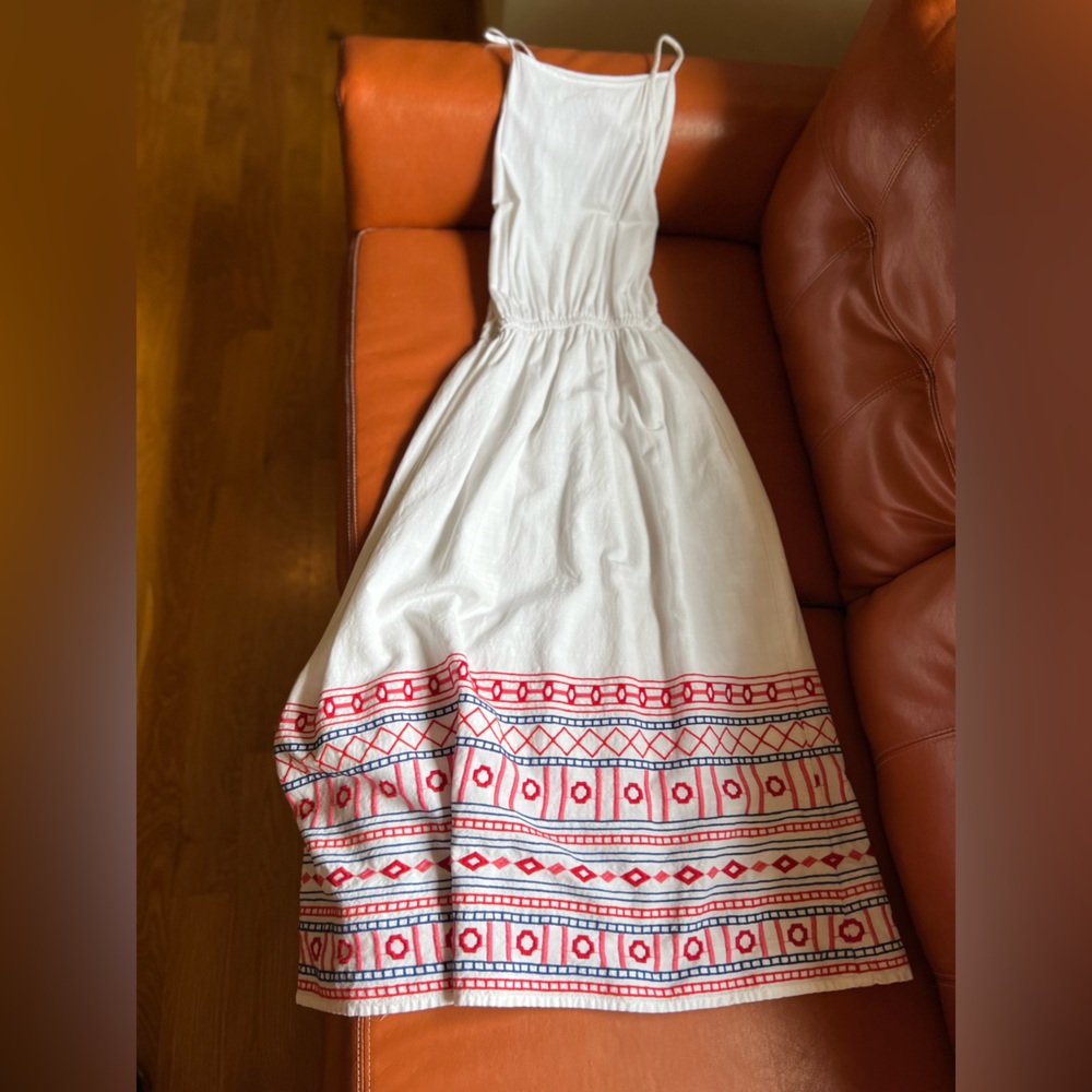Gap XS maxi dress with embroidered detail at bottom.